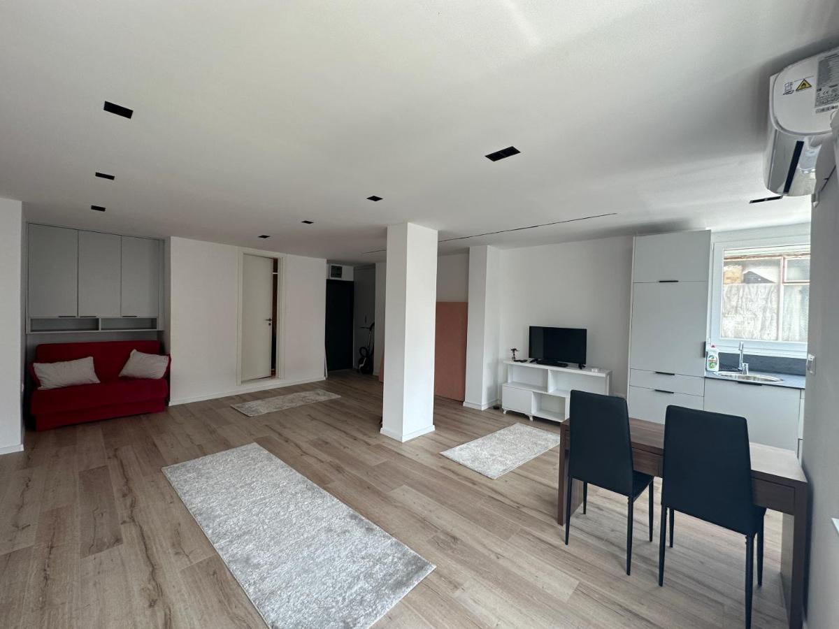 Studio Y Gjakova Екстериор снимка